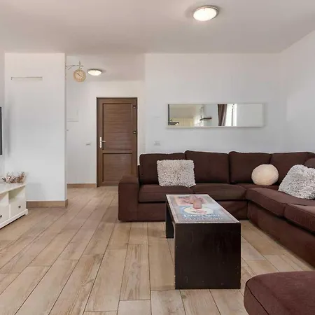 Casa Noemi بيت للعطل