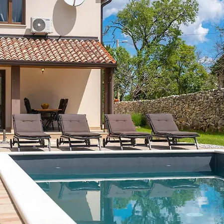 Casa Noemi بيت للعطل